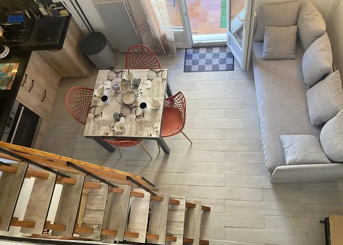 Gruissan: T2 Mezzanine 6 Pers, Proche Plage, Parking Prive - Fr-1-796-35 *
